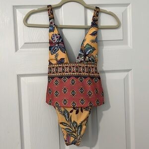 NWT BECCA One piece swimsuit Boho Size Medium